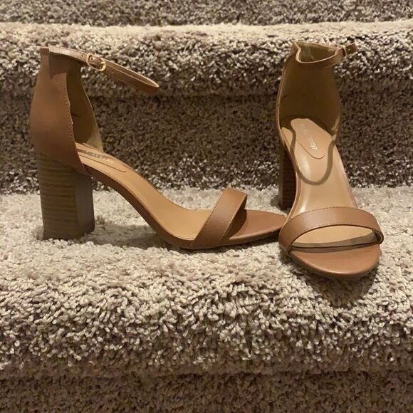 Monica Block Heels - Picture 4 of 8